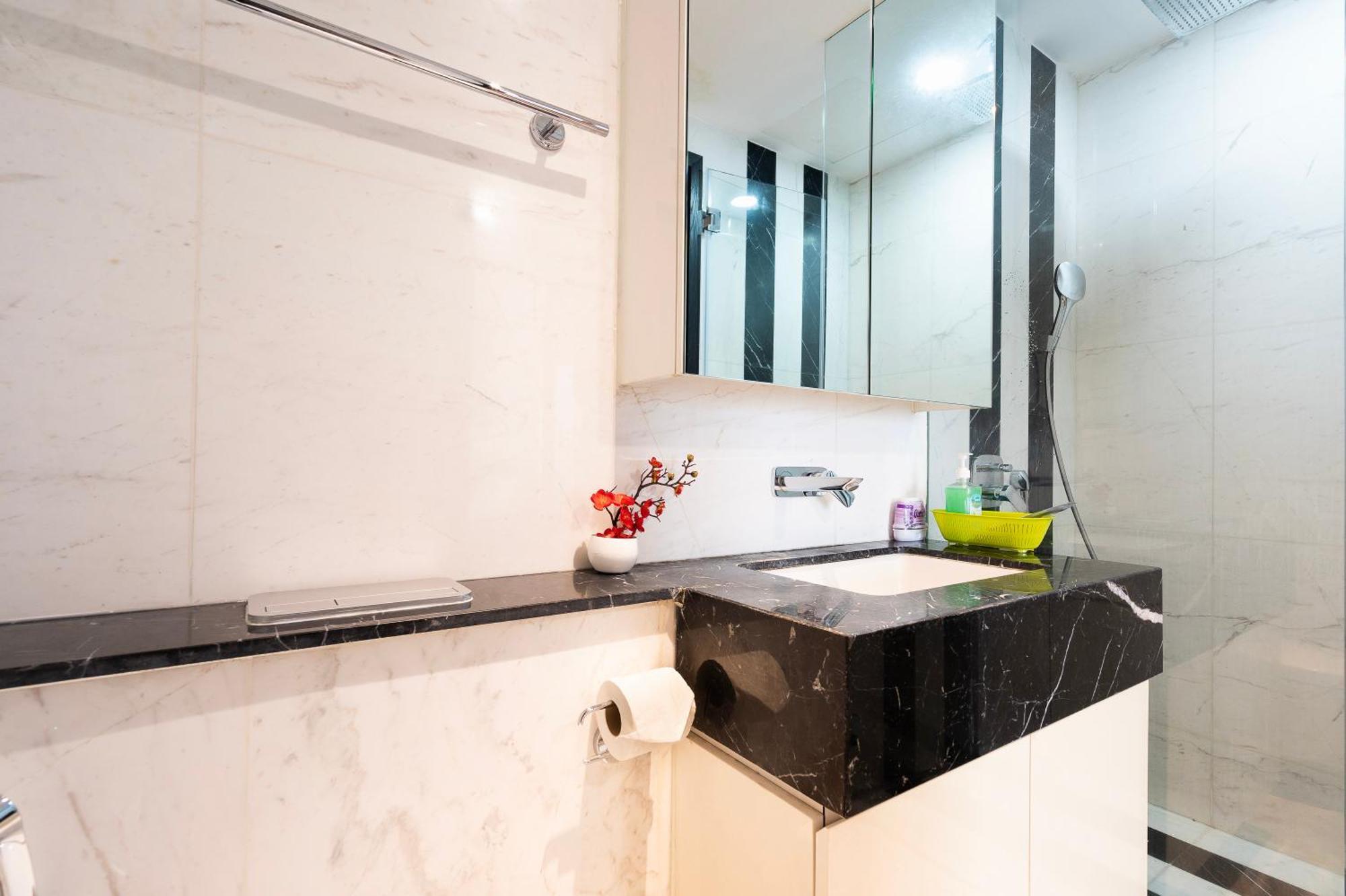 Khách sạn hẻo lánh Tracy D1mension Tower TP. Hồ Chí Minh
